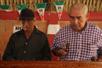Viernes 9 de octubre del 2015. Tuxtla Gutiérrez. Los marimbistas, ejecutantes del instrumento de hormiguillo se reúnen en la colonia Terán de la capital del estado de Chiapas para recibir el libro Memorias de Marimbistas; Marimbas Tuxtlecas 1900-1980 del Viernes 9 de octubre del 2015. Tuxtla Gutiérrez. Los marimbistas, ejecutantes del instrumento de hormiguillo se reúnen en la colonia Terán de la capital del estado de Chiapas para recibir el libro Memorias de Marimbistas; Marimbas Tuxtlecas 1900-1980 del