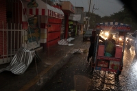 Viernes 23 de junio del 2017. Tuxtla Gutiérrez. Afectaciones en las vialidades y casas encharcadas por la tromba que afectó la zona norte oriente de la capital del estado de Chiapas. Las brigadas de Protección Civil continúan prestando ayuda a los afectad
