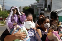 20210101. Tuxtla G. Levantada de Niños Zoque. Las familias de esta comunidad culminan el ciclo ritualista del 2020 cumpliendo con sus usos y costumbres que les da identidad siguiendo los protocolos de salud durante el tiempo del Covid