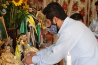 20210101. Tuxtla G. Levantada de Niños Zoque. Las familias de esta comunidad culminan el ciclo ritualista del 2020 cumpliendo con sus usos y costumbres que les da identidad siguiendo los protocolos de salud durante el tiempo del Covid