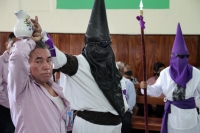 20210402. Venustiano Carranza. La procesión  del Viacrucis en las calles de La Antigua San Bartolomé de los Llanos