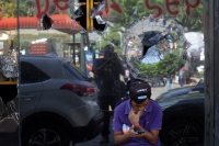 Viernes 8 de febrero del 2019. Tuxtla Gutiérrez. Los vidrios rotos del Congreso de Chiapas después de la visita de los normalistas esta madrugada