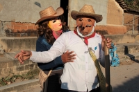 Lunes 22 de enero del 2018. Suchiapa. La danza de La Viejada se ha ido transformando durante los últimos años pero aún es posible observar a los personajes tradicionales vestidos a la usanza indí­gena y con máscaras de cuero crudo durante las festivid