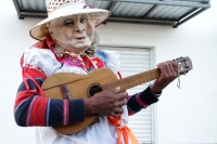 Viernes 22 de enero del 2016. Suchiapa. La Danza del Viejo o La Viejada. Los danzantes representan una burla social con sus gritos y vestimenta durante el recorrido que realizan conmemorando a San Sebastián Mártir en esta localidad ubicada a 17 kilómetro Viernes 22 de enero del 2016. Suchiapa. La Danza del Viejo o La Viejada. Los danzantes representan una burla social con sus gritos y vestimenta durante el recorrido que realizan conmemorando a San Sebastián Mártir en esta localidad ubicada a 17 kilómetro