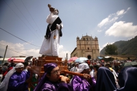 Especial / Viernes Santo en San Cristóbal / Habitantes del Barrio de Mexicanos y  en la comunidad San Felipe Ecatepec en la ciudad de San Cristóbal de las Casas realizan las representaciones tradicionales de Cristo en la Cruz, esta tarde en la zona altos 