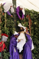 Especial / Viernes Santo en San Cristóbal / Habitantes del Barrio de Mexicanos y  en la comunidad San Felipe Ecatepec en la ciudad de San Cristóbal de las Casas realizan las representaciones tradicionales de Cristo en la Cruz, esta tarde en la zona altos 