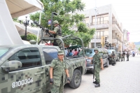 Jueves 25 de agosto. Vigilancia en el congreso local.