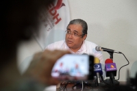Jueves 13 de junio del 2019. Tuxtla Gutiérrez. El  visitador de la CNDH, Dr. Edgar Corzo Sosa, -recién nombrado Experto Independiente del Comité de Migrantes de la ONU, en conferencia de prensa