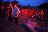 20210705. San Fernando. Una casa colapsa con las lluvias dejando a una madre y tres niños en el interior sin que pudieran ser rescatadas con vida