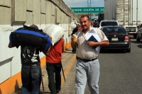 Viernes 6 de septiembre del 2013. Tuxtla Gutiérrez. Maestros y organizaciones sociales bloquean este medio día las entradas de la capital del estado de Chiapas.