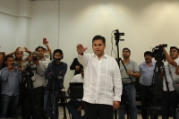 Miércoles 29 de agosto del 2018. Tuxtla Gutiérrez. Williams Oswaldo Ochoa Gallegos, hasta esta noche presidente de la mesa directiva de la LXVI del Congreso Local, es nombrado Gobernador Provisional del estado de Chiapas al otorgarle licencia al cargo a