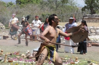 Indígenas Mayas y Zoques realizan un ceremonial de danza pre hispánicas en las ruinas arqueológicas de la comunidad Chiapa de Corzo para celebrar la entrada de la primavera