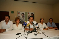 Yassir en conferencia