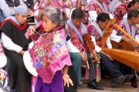 Jueves 10 de agosto del 2017. San Lorenzo Zinacatan. La comunidad de Zinacantan celebra las fiestas patronales durante los días de esta semana con ritos tradicionales y festividades religiosas que llenan la plaza de esta localidad con colores y estruendos