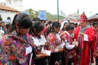 Jueves 10 de agosto del 2017. San Lorenzo Zinacatan. Felipe Arismendi Esquivel, obispo de San Cristóbal de las Casas se despide del pueblo de Zinacantan al acercarse a la fecha de su retiro episcopal durante las celebraciones de confirmación en las fiesta