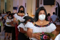 20210422. Tuxtla G. La comunidad Zoque de Tuxtla Gutiérrez visita la Catedral durante las celebraciones patronales de San Marcos