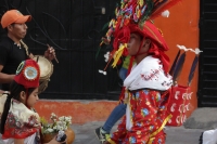 Jueves 18 de febrero del 2016. Tuxtla Gutiérrez. “La bajada  de las vírgenes de Copoya” es una de las tradiciones que perdura gracias a la resistencia cultural  de la comunidad indígena zoque quienes mantienen el recorrido durante 45 días visitando los ho
