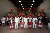 Miércoles 10 de agosto del 2016. San Juan Cancuc. Los danzantes de la comunidad Zoque bailan como invitados especiales durante las celebraciones patronales de San Lorenzo en esta comunidad de la etnia tsental.