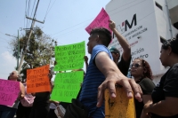 20250424. Tuxtla. Migrantes exigen vuelos humanitarios hacia sus países de origen en las instalaciones de INM en Chiapas