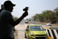 20240529. Chiapa de Corzo. Continúan las protestas magisterial regresando a la caseta de cobro de la autopista a San Cristóbal de las Casas.