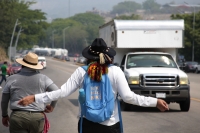 20240529. Chiapa de Corzo. Continúan las protestas magisterial regresando a la caseta de cobro de la autopista a San Cristóbal de las Casas.