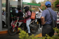 2026050. Tuxtla. 14 gasolineras tomadas por la CNTE en Chiapas a unos días del inicio del Mundial de Fútbol.