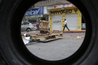 20240612. Tuxtla. Esta mañana los maestros de la CNTE se preparan para levantar el plantón que han mantenido en la Plaza Central de la capital de Chiapas.