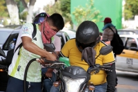 202240522. Tuxtla. Continúan las protestas magisteriales obsequiando gasolina a los automovilistas de la capital del estado de Chiapas