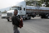 20240523. Tuxtla. Maestros de la CNTE tomas las instalaciones de Pemex en el poniente de la capital del estado de Chiapas