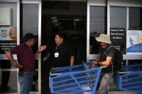 20240530. Tuxtla. Maestros de la CNTE toman la tienda comercial ubicada en las cercanías de las instalaciones de PEMEX durante las actividades de protesta en Chiapas.