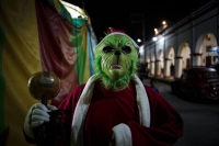 20250112. Chiapa de Corzo. La Chuntá sale vestida de noche para celebrar la Fiesta Grande de Enero.