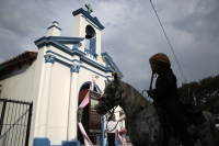 20260808. Chiapa de Corzo. Los Jinetes de San Domingo, se preparan para iniciar el recorrido de los Alférez y Nahuares esta tarde.
