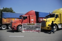 20261026. Chiapa de Corzo. Se manifiestan en 30 estado de México y en Chiapas realizan un paro simbólico en la autopista a Dan Cristóbal de las Casas.