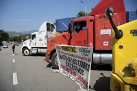 20261026. Chiapa de Corzo. Se manifiestan en 30 estado de México y en Chiapas realizan un paro simbólico en la autopista a Dan Cristóbal de las Casas.
