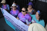 20261007. Tuxtla. Continua la Fundación Karla Velazco en las jornadas de protesta por la victimas de desaparecidos, agresiones y feminicidios en Chiapas.