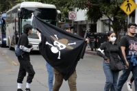 20251115. Tuxtla. Estudiantes Normalistas protestan en el edificio de la administración de Chiapas después de la Marcha de La Generación Z