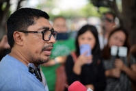 20260703. Tuxtla. Familiares de desaparecidos esperan los resultados de la negociación de las madres con SEGOB en Villahermosa