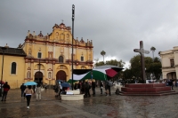 20261010. Sclc. Las desapariciones en México, son una vergüenza internacional. La actriz y activista Ofelia Medina, en San Cristóbal en apoyo al pueblo Palestino.