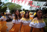20260830. Berriozábal. El parque de Berriozábal luce los colores patrios este domingo