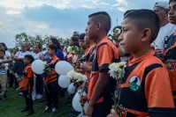20260924. Tuxtla. Familiares, amigos y vecinos de la Colonia Las Grajas despiden al niño que falleciera después de recibir un balazo en la cabeza en el oriente norte de Tuxtla Gutiérrez, Chiapas.
