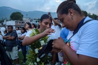 20260924. Tuxtla. Familiares, amigos y vecinos de la Colonia Las Grajas despiden al niño que falleciera después de recibir un balazo en la cabeza en el oriente norte de Tuxtla Gutiérrez, Chiapas.
