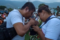 20260924. Tuxtla. Familiares, amigos y vecinos de la Colonia Las Grajas despiden al niño que falleciera después de recibir un balazo en la cabeza en el oriente norte de Tuxtla Gutiérrez, Chiapas.