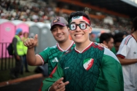20260705. Tuxtla. Aficionados en el estadio Zoque VMR antes de la Transmisión del partido entre México e Inglaterra.