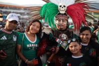20260705. Tuxtla. Aficionados en el estadio Zoque VMR antes de la Transmisión del partido entre México e Inglaterra.