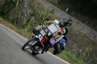 Comitán, 12 de diciembre. Desde hace varios años, los motociclistas de los altos de Chiapas recorren la carretera internacional desde la ciudad de Comitán hacia el centro del estado para conmemorar a la Virgen de Guadalupe.